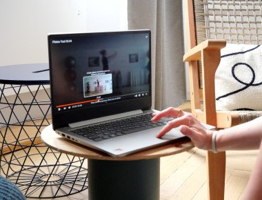 Cours de Pilates en ligne gratuit avec Sophie Fleutelot, coach certifiée